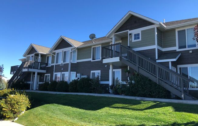 2 beds, 2 baths, $2,400, Unit Unit A