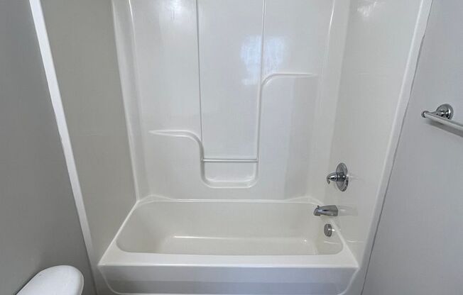 2 beds, 2 baths, $900, Unit 374G