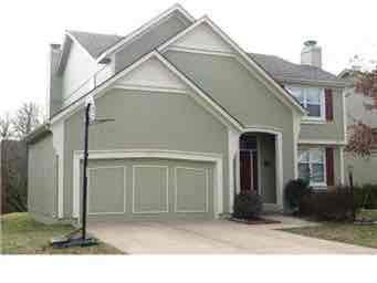 8305 W 152 TER
