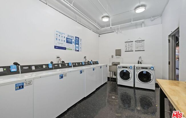 1 bed, 1 bath, 693 sqft, $3,000, Unit 228