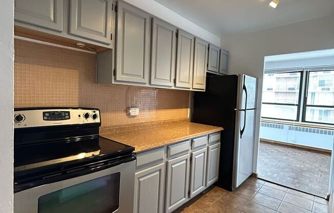2 beds, 1 bath, 1,200 sqft, $2,800, Unit 418-0605