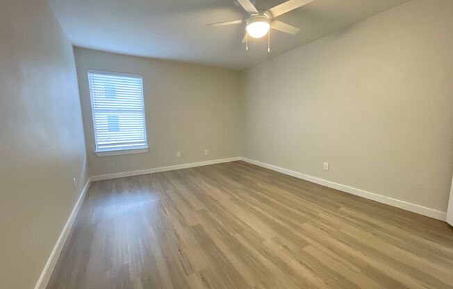 2 beds, 1 bath, 900 sqft, $1,321, Unit LAW7-112