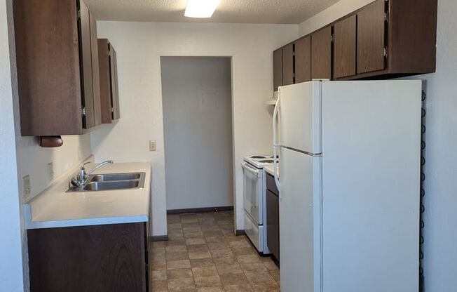 Summerview - 415 E Luverne St
