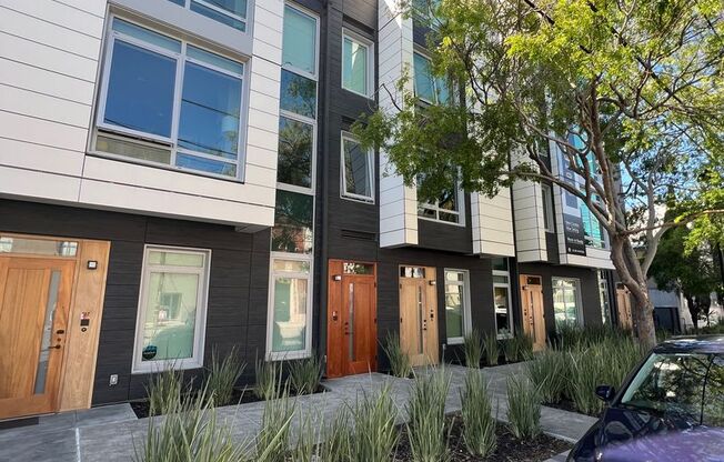 DOGPATCH MODERN LUXURY Jr 1BR 1BA CONDO, ROOF DECK, BBQ, DOG WASH!