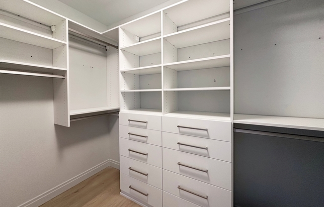 2 beds, 2 baths, 1,030 sqft, $9,000, Unit 1705