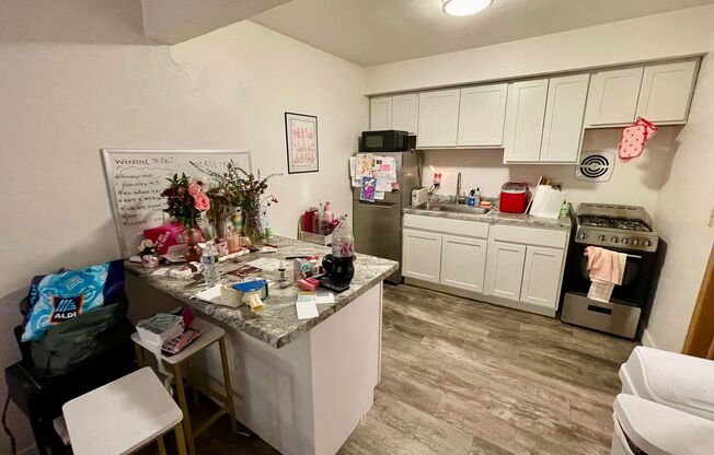 1 bed, 1 bath, $1,095, Unit 307