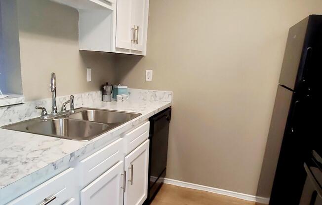 1 bed, 1 bath, 651 sqft, $869