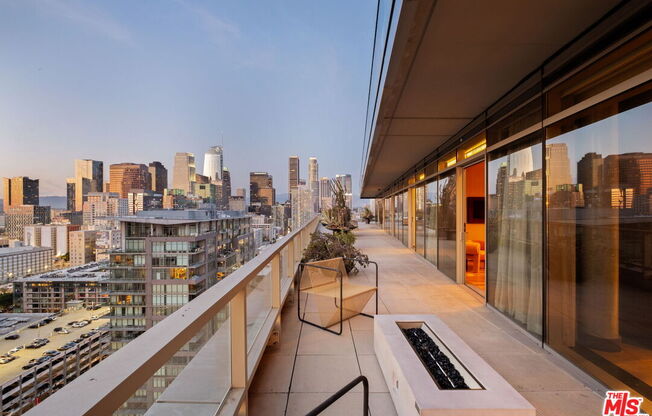 3 beds, 4 baths, 3,670 sqft, $15,000, Unit 2204