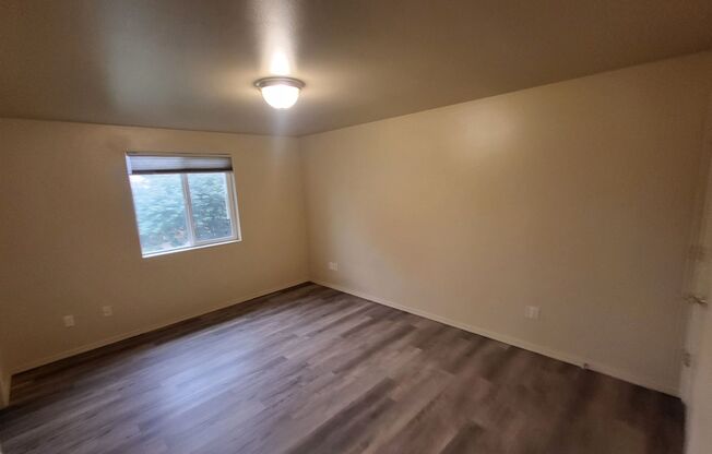 3 beds, 2 baths, $2,300