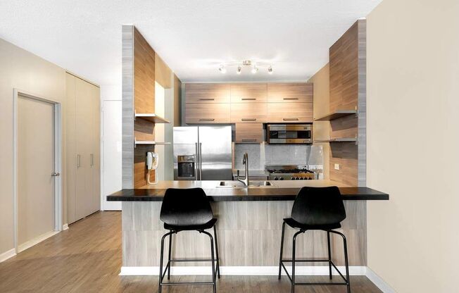 1 bed, 1 bath, 700 sqft, $5,250, Unit 19F