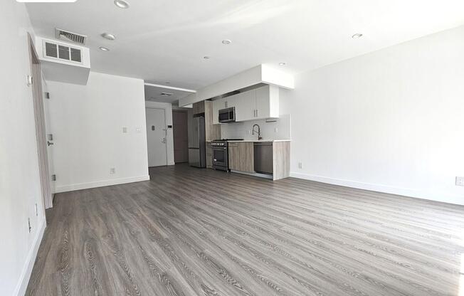 2025 OCEAN AVE