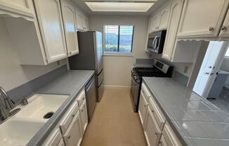 2 beds, 1.5 baths, $2,350, Unit 7010 Casa Lane #12