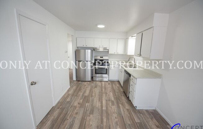 2 beds, 1 bath, 920 sqft, $1,249, Unit 32