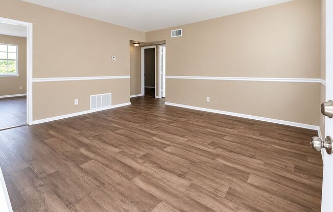 2 beds, 1 bath, 1,010 sqft, $1,150, Unit I01