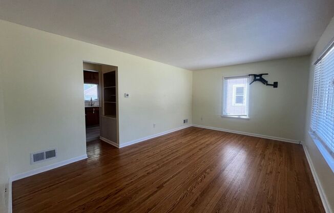 2 Bed, 1 Bath Single-Family Home Close to Downtown!