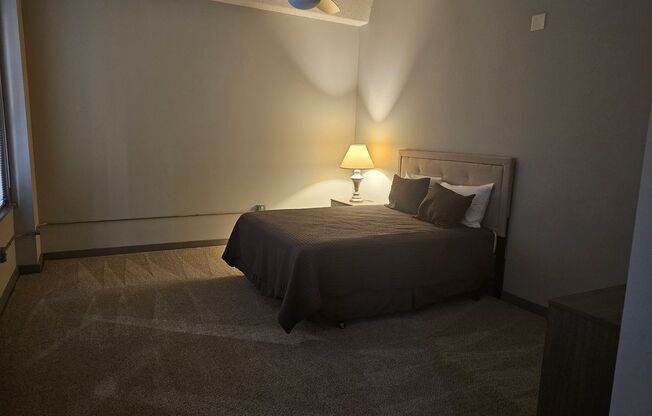 1 bed, 1 bath, 690 sqft, $1,230, Unit 417