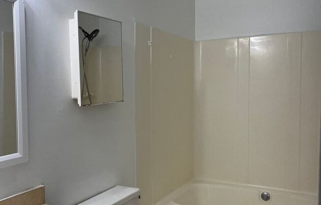 1 bed, 1 bath, 750 sqft, $1,125, Unit C3