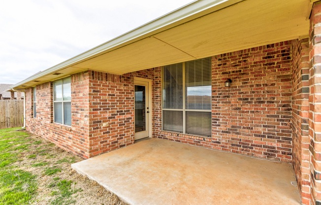 3 beds, 2 baths, $2,035