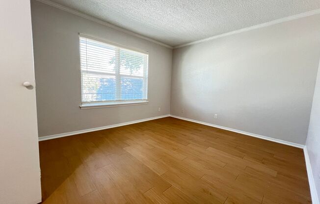 2 beds, 1 bath, 992 sqft, $1,404, Unit ABB-2-233