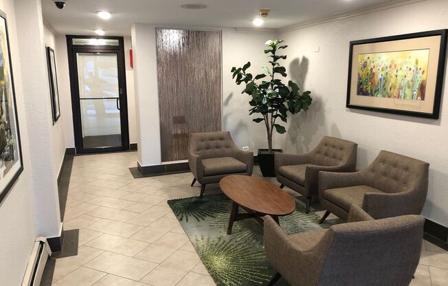 Studio, 1 bath, 424 sqft, $1,050, Unit 103