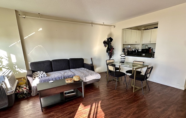 1 bed, 1.5 baths, 750 sqft, $3,000, Unit 307