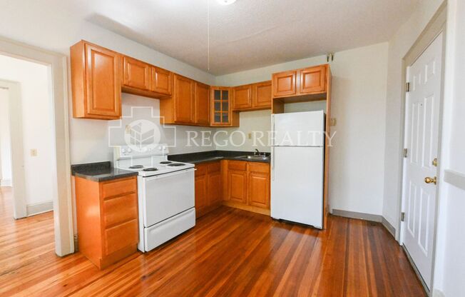 2 beds, 1 bath, $1,550, Unit C1