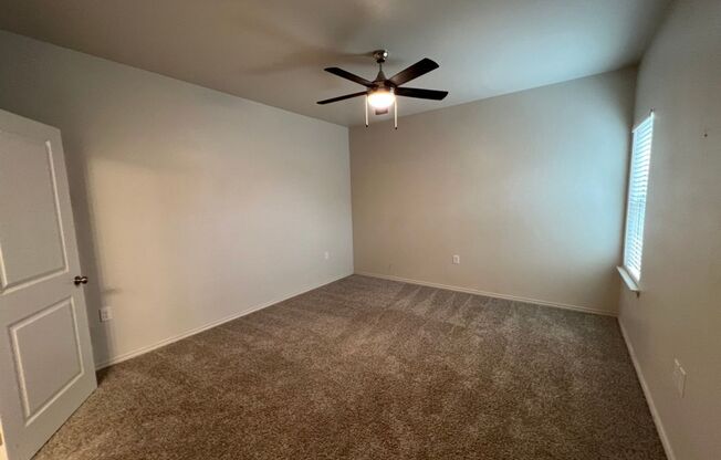 2 beds, 2 baths, $1,400