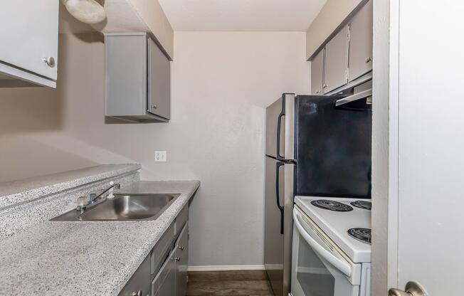 2 beds, 2 baths, 640 sqft, $1,025