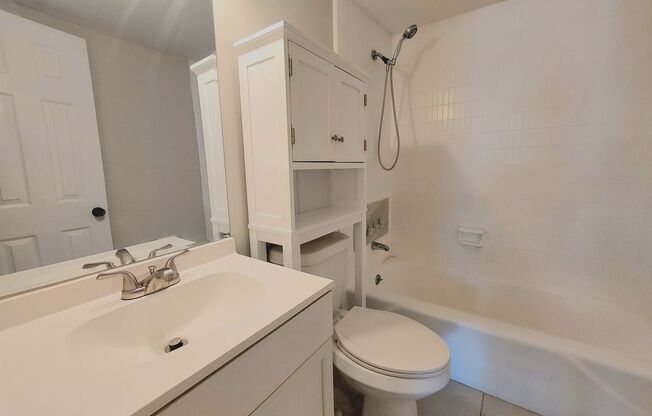 2 beds, 1 bath, $1,395, Unit UNIT N7