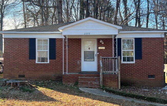 Charming 3-Bedroom Single Family Home – Modern Upgrades & Prime Location!