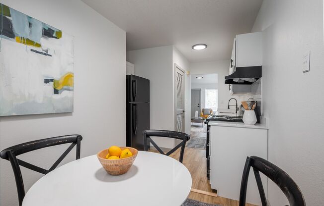 2 beds, 1 bath, 750 sqft, $1,295, Unit H9