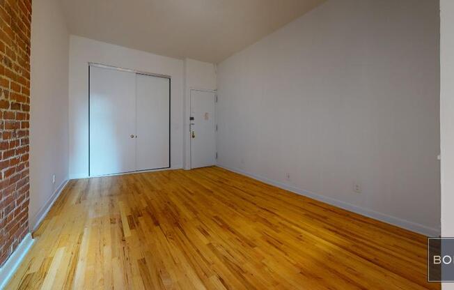 212 E 85 ST