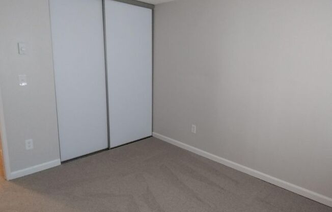 1 bed, 1 bath, 592 sqft, $1,275, Unit 023