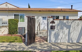 8155 GENESTA AVE