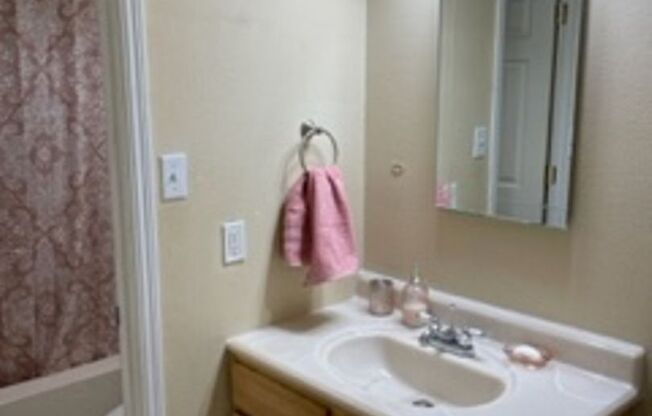 2 beds, 1 bath, $1,750, Unit 208