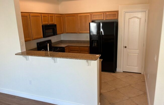 2 beds, 2 baths, $1,600, Unit Unit #2114