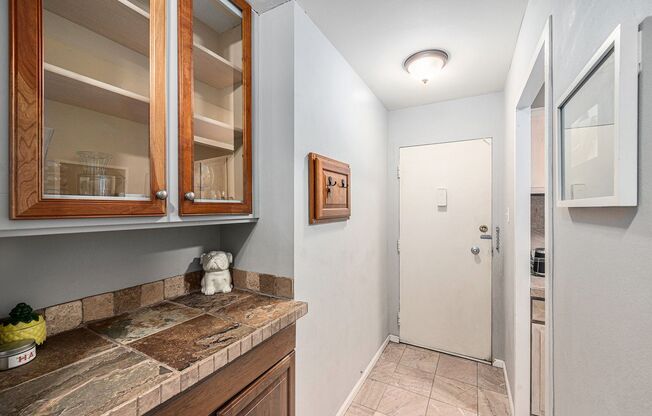 1 bed, 1 bath, $1,600, Unit # 407