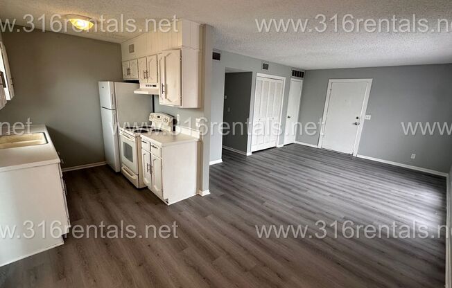 $775 - 2 bed 1 bath - Second floor Apartment in the Northwest Big River Neighborhood