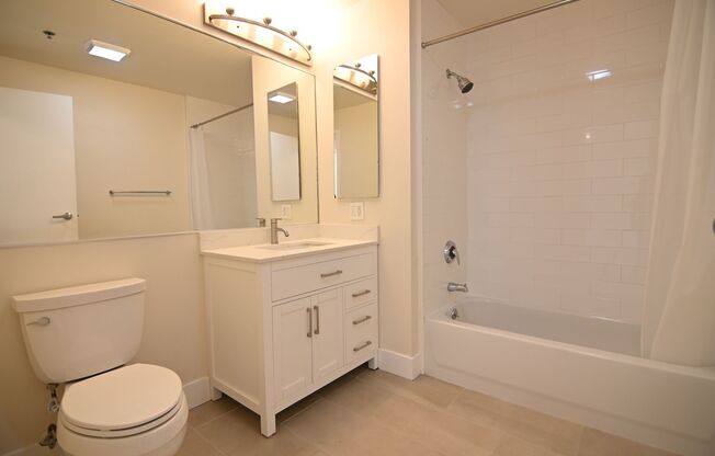2 beds, 1 bath, 760 sqft, $2,774, Unit 204