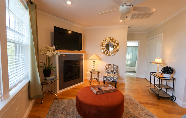 2 beds, 2 baths, 1,000 sqft, $7,500, Unit 9