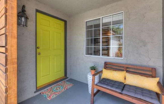 Beautifully Remodeled Home in Fantastic Westside Village/Palms location