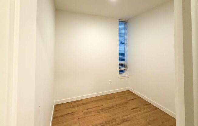 1 bed, 1 bath, 337 sqft, $1,695, Unit 206