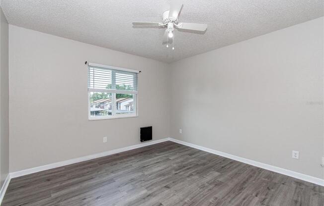 2 beds, 2 baths, 864 sqft, $1,400