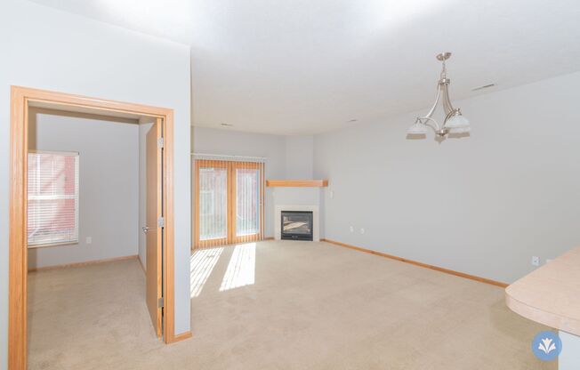1 bed, 1 bath, 882 sqft, $1,210, Unit CT-6
