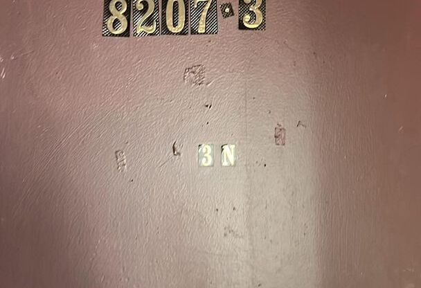 8207 S Ingleside