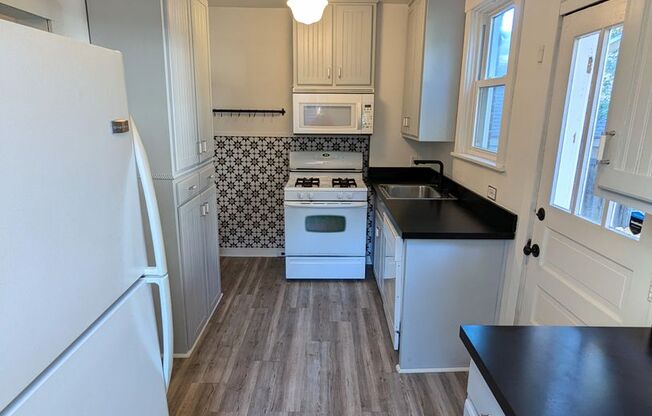 2 Bedroom 1 Bathroom Single Family Home (Regent Square)