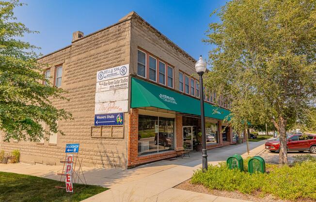 3843 S 48 ST