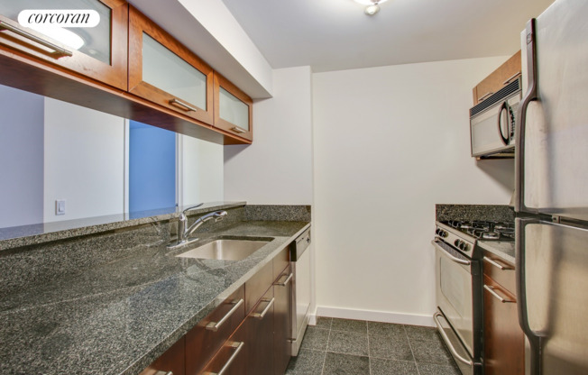 121 E 23 ST