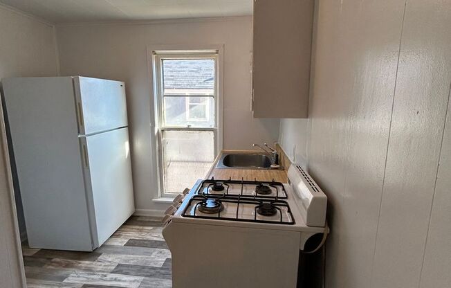 1 bed, 1 bath, $850, Unit UNIT 5