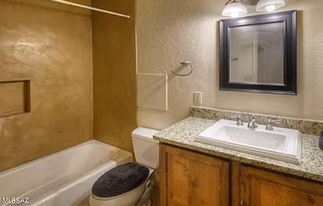 3 beds, 2 baths, $2,100, Unit 55 Cherry-206